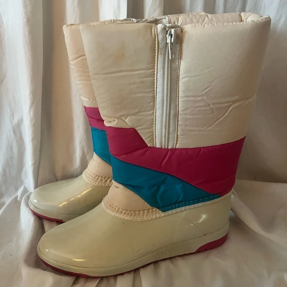 Vintage mudkats pink white and blue size 8 snowboots or mud boots